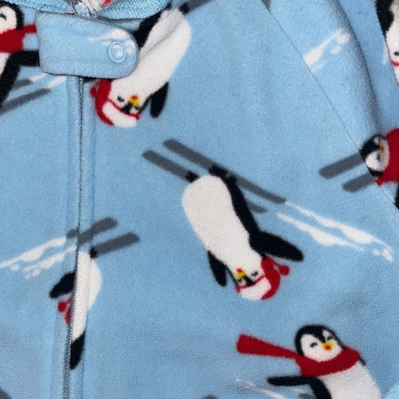 Carter’sfull zip fleece footie pajamas Penguins scarves print. 5T Christmas - Picture 5 of 6